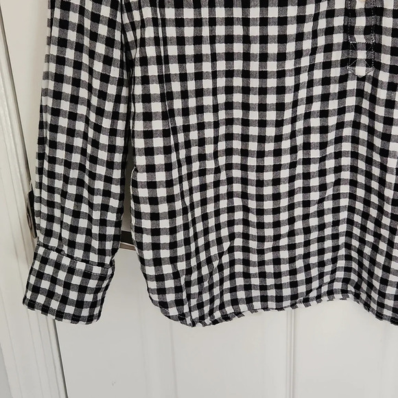 Merona Black & White Checkered Button-Down Top - Picture 6 of 13